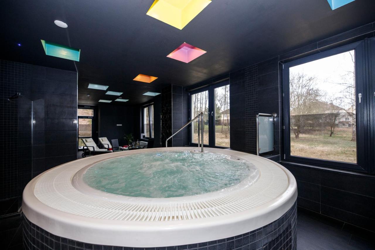 Parkhotel Carlsbad Inn Dalovice Kültér fotó