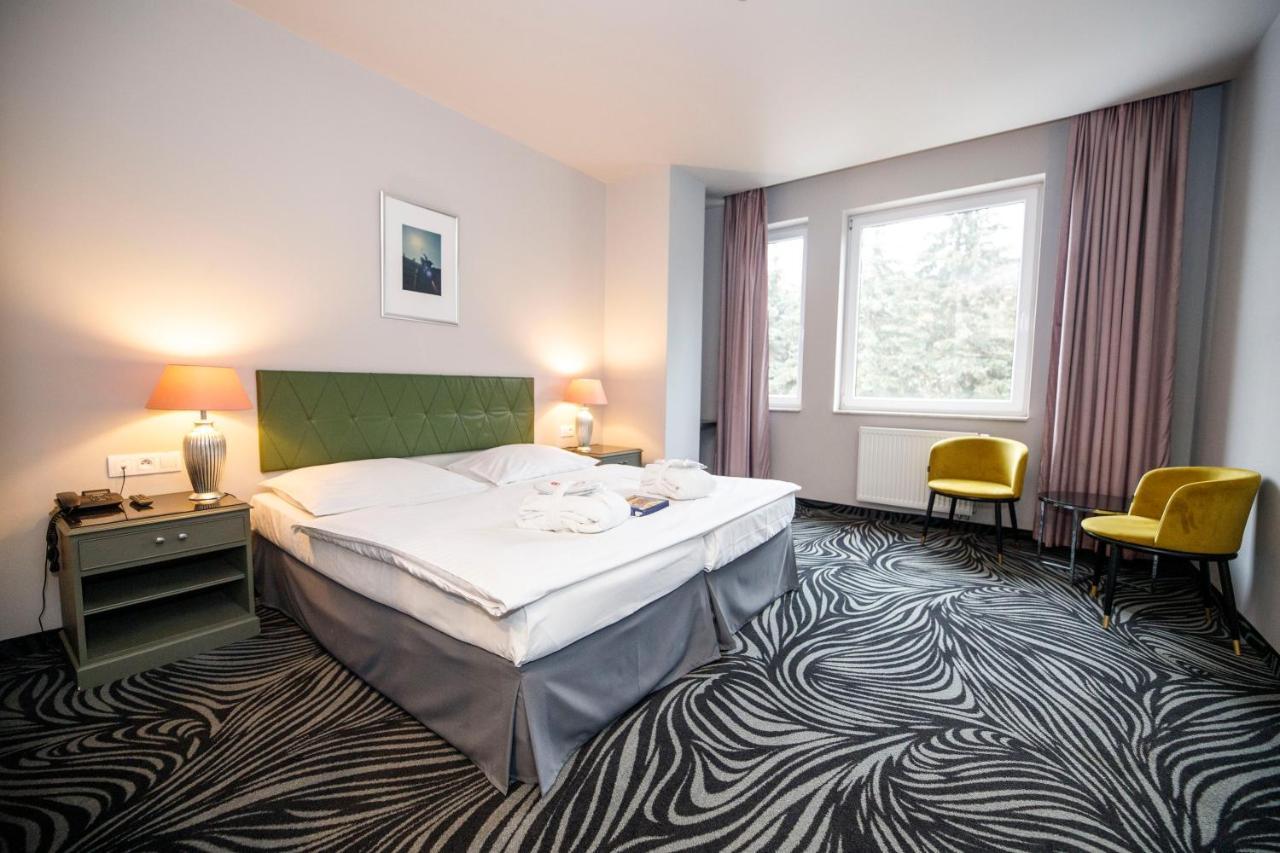 Parkhotel Carlsbad Inn Dalovice Kültér fotó