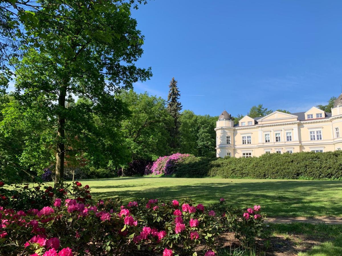 Parkhotel Carlsbad Inn Dalovice Kültér fotó